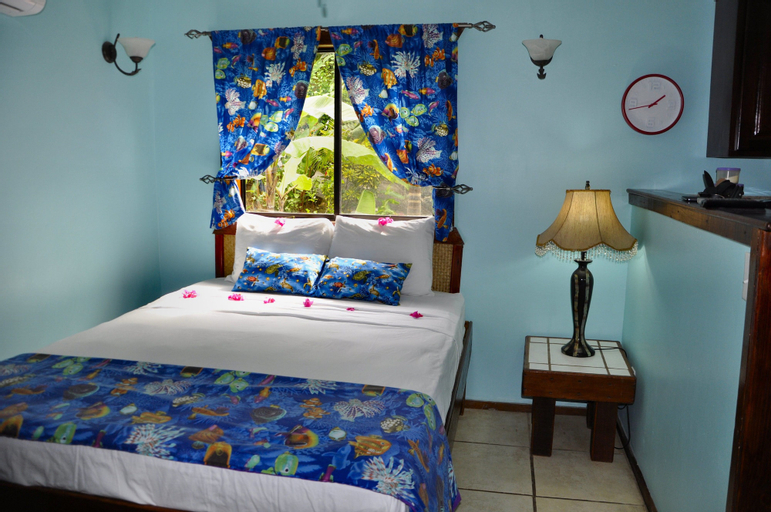 West Bay Lodge, Roatán