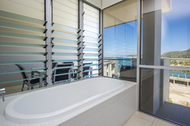 Bathroom 5, 1 Bright Point Apartment 1401, Magnetic Island