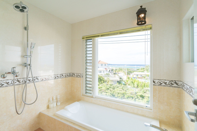 Bathroom 3, Auberge Bonne Chere Raout, Onna