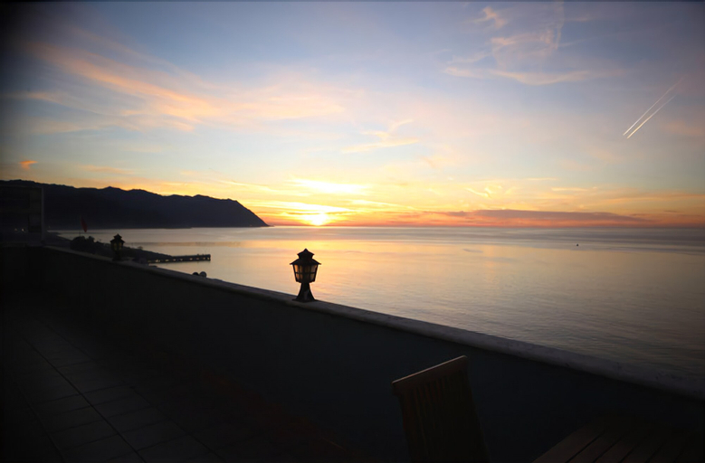 Peronti Hotel, Hopa
