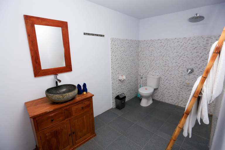 Bathroom 4, Villa Tiga Kelapa, Badung