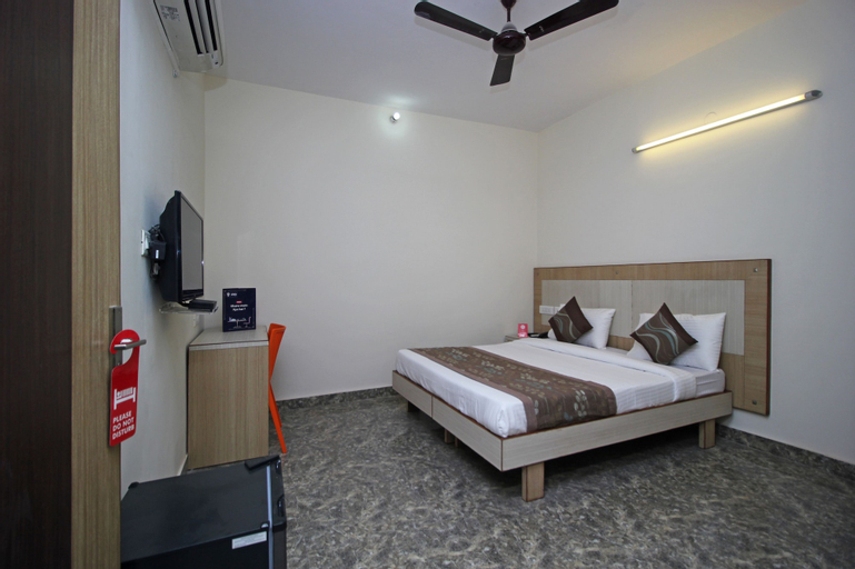 Homely Hotel near Sector 31 Gurgaon, Gurgaon