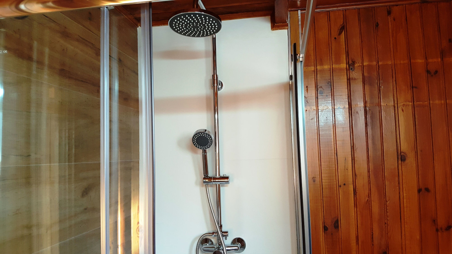 Bathroom 3, Aigüestortes Camping Resort, Lleida