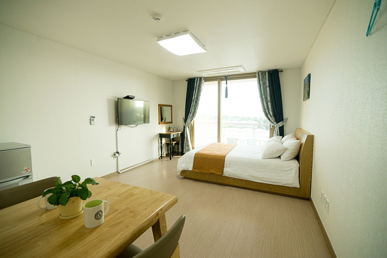 Bedroom 2, Seogwipo Dorami Pension, Seogwipo