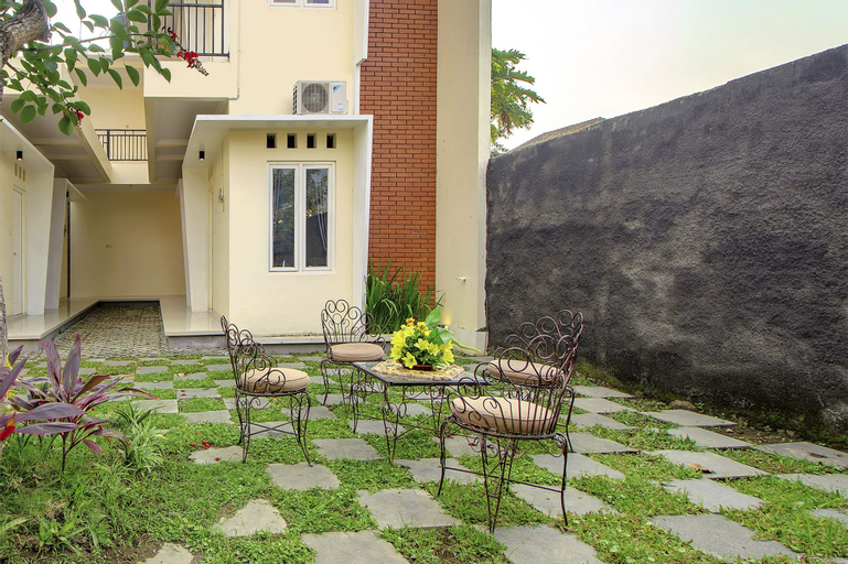 OYO 1195 The Doctor's Guest House Syariah, Sleman