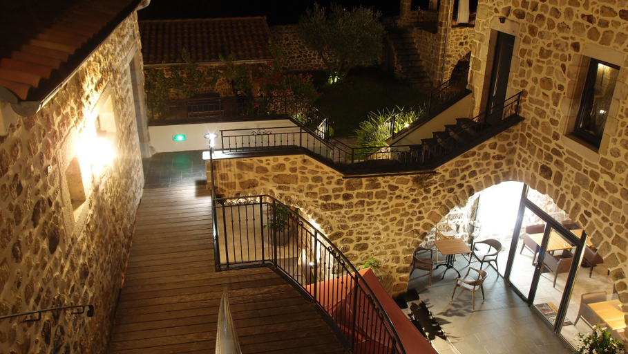 Public Area 5, Le Mas de Baume, Ardèche