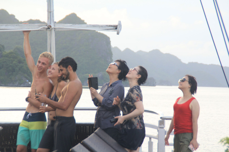 Lan Ha Legend Cruise, Hạ Long