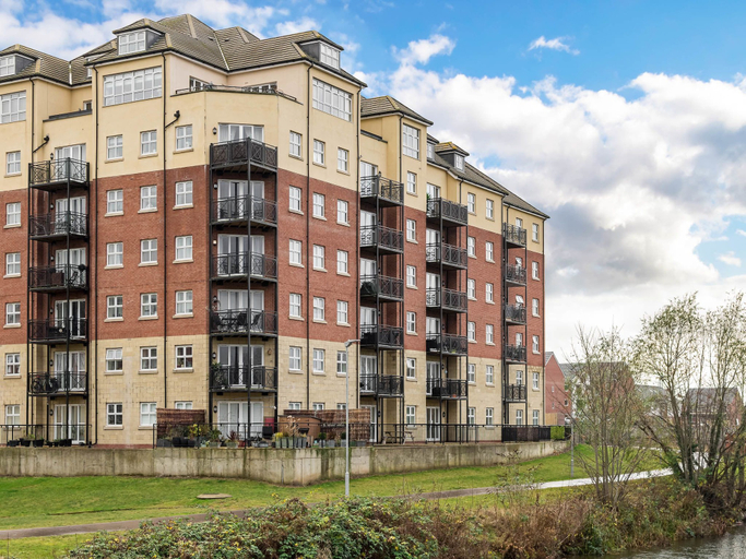 Exterior & Views 2, Luxury 2 Bed Riverside, Bedfordshire