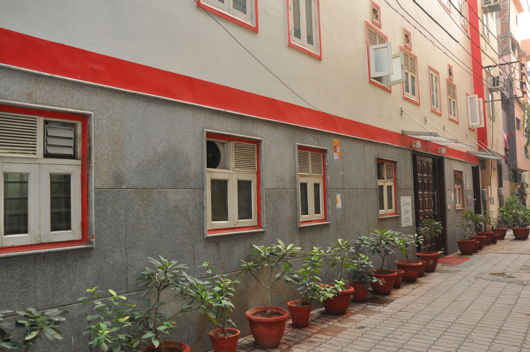 Homely Hotel near Sector 31 Gurgaon, Gurgaon