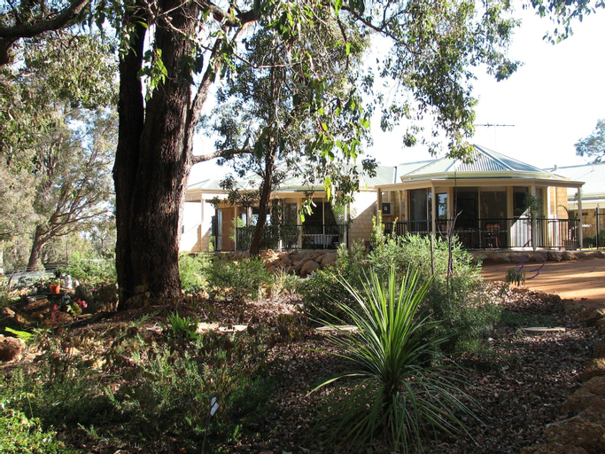 Exterior & Views 2, Lakeview Lodge, Swan