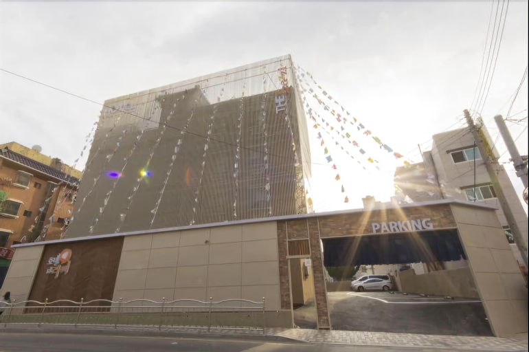 The Lazzi Hotel Dongnae, Dongnae