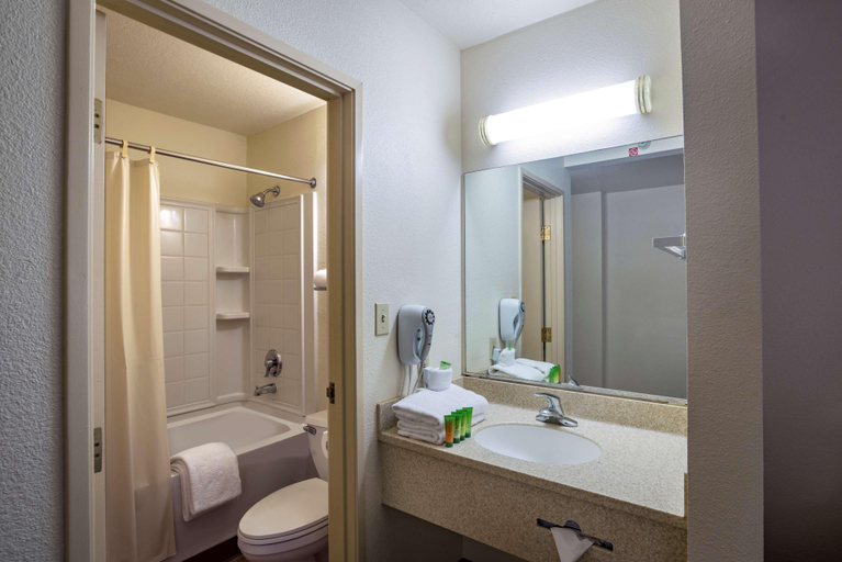 Bathroom 5, The STRAT Hotel, Casino & Tower, Clark