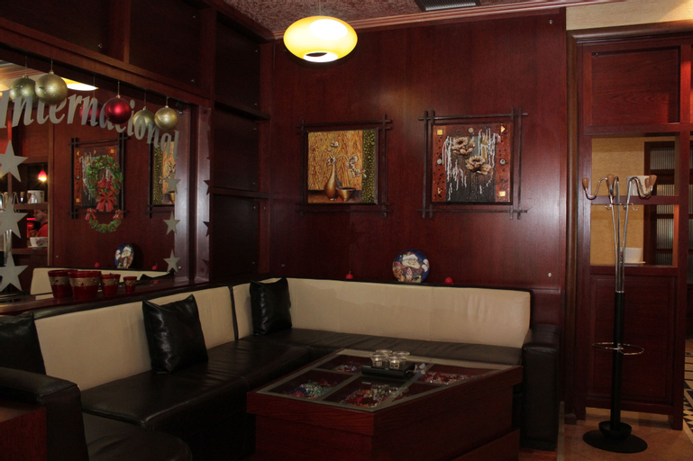 Hotel International, Fierit