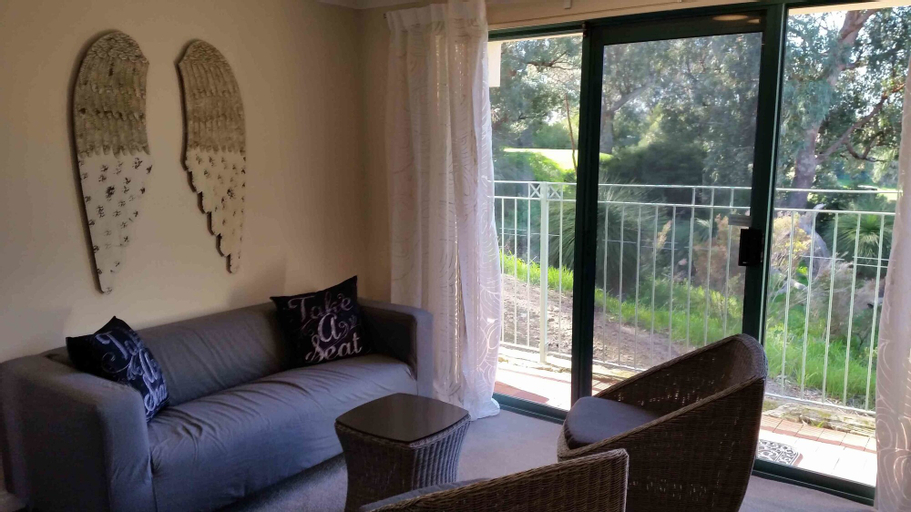 Exterior & Views 5, Joondalup Golf Retreat, Joondalup
