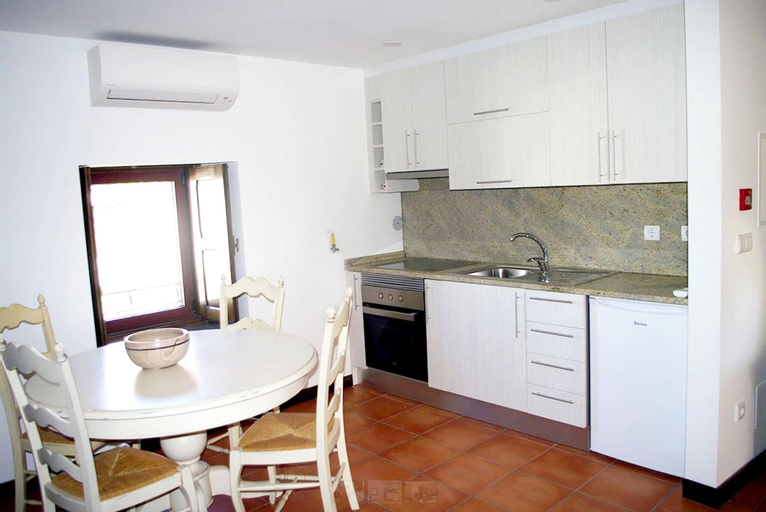 Apartment With one Bedroom in Aldeia Nova, With Pool Access, Enclosed Garden and Wifi, Miranda do Douro