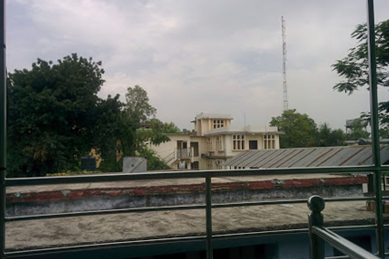 Hotel Dinesh, Seti
