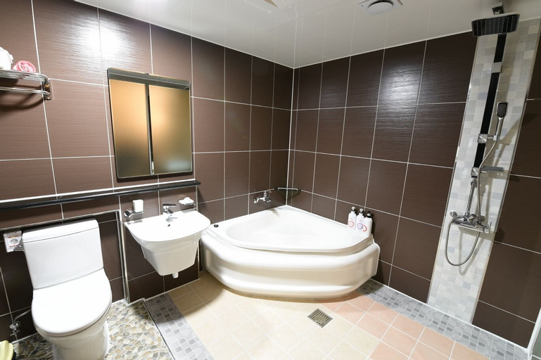 Q Motel, Jecheon