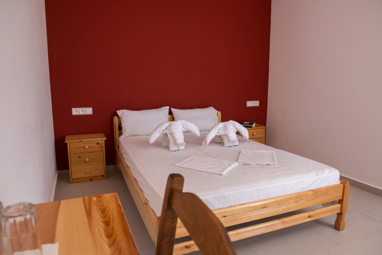 Bedroom 3, Paradise Matala Hotel, Faistos