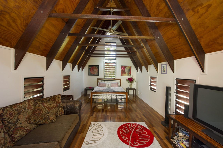 Others 5, Serene Place, Magnetic Island