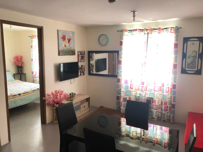 Unknown, Fraithz  Cozyroom, Las Piñas