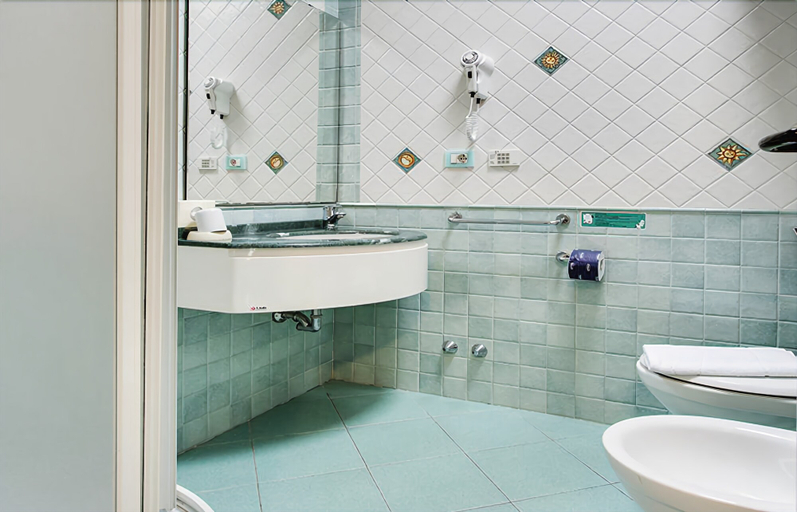 Bathroom 3, Hotel Dolce Vita Cesenatico, Forli' - Cesena