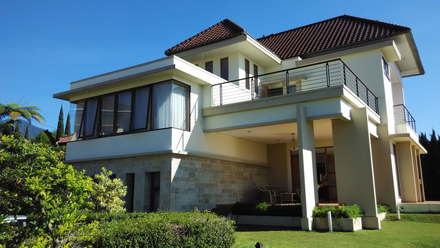Villa Sophia Cimacan Puncak, Cianjur