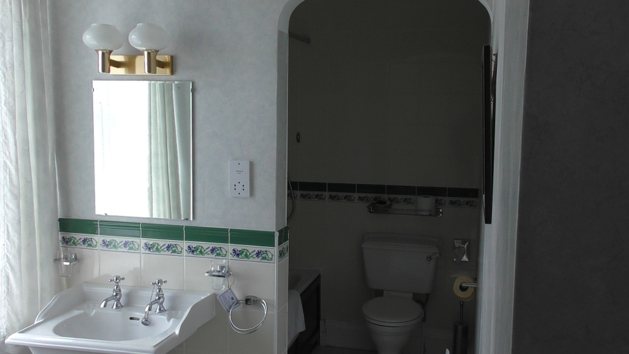 Bathroom 4, Kirroughtree Country House B&B, Dumfries and Galloway