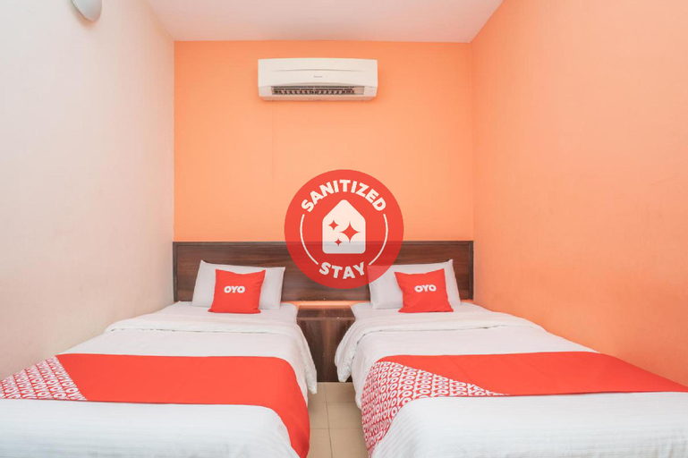The Island Hotel, Manjung