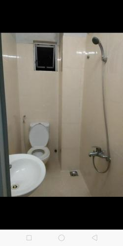 Bathroom 4, Nha nghi hien quy 3, Liên Chiểu