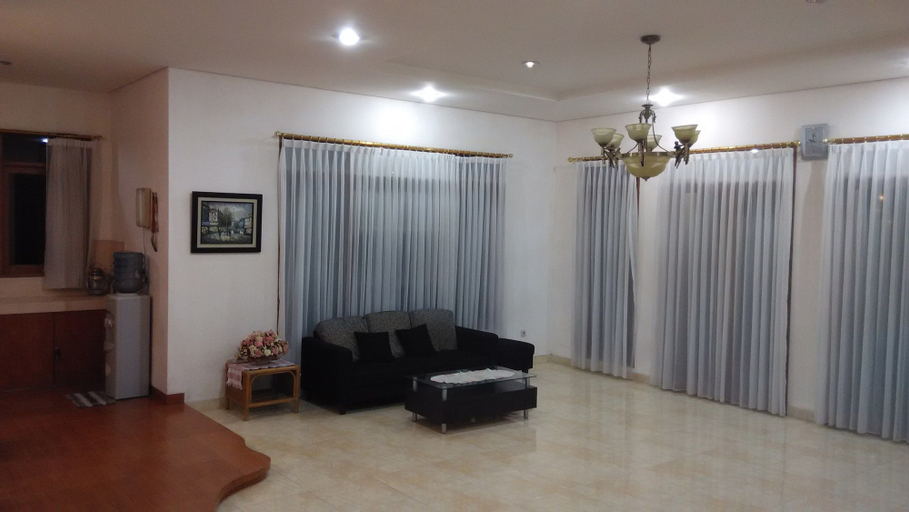 Villa Sophia Cimacan Puncak, Cianjur