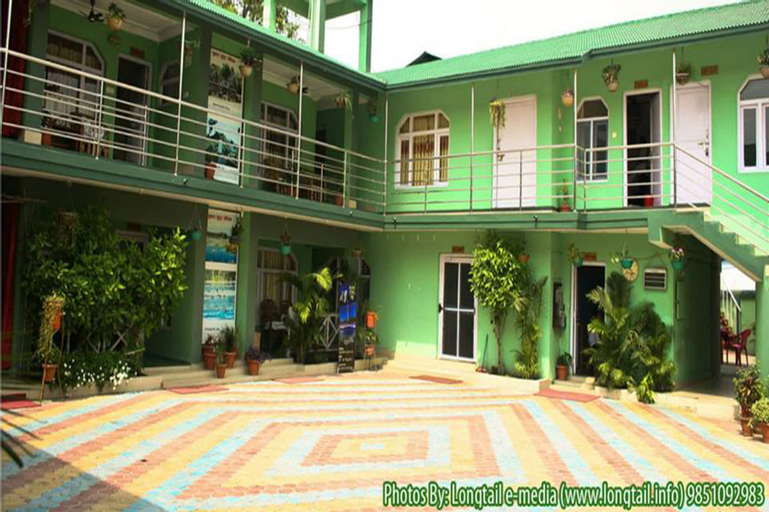 Hotel Dinesh, Seti