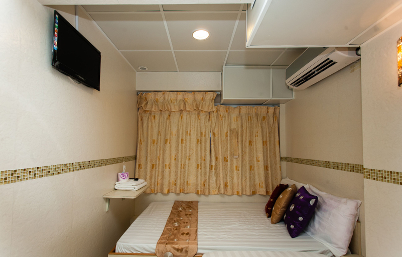 Cosmic Guest House, Yau Tsim Mong