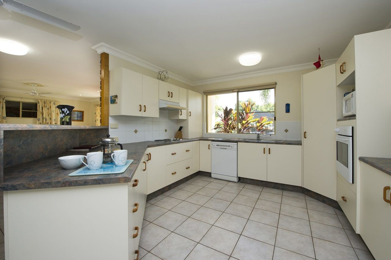 Others 5, Island Dreams, Magnetic Island