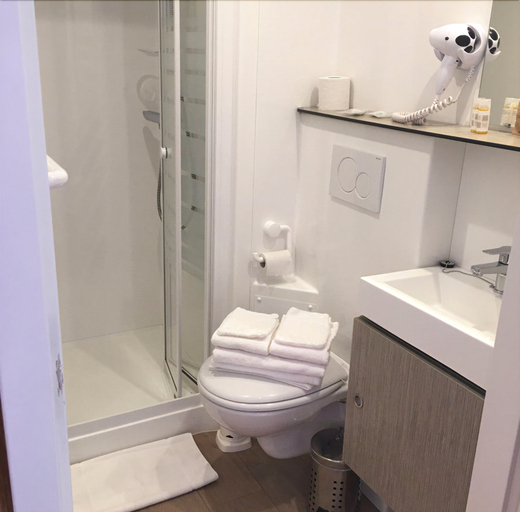 Bathroom 3, Hotel du Grand-Mont, Savoie