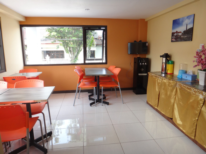 Front One Inn Malang, Malang