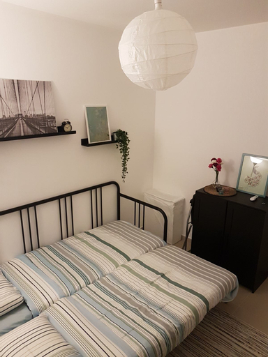 Private Bed and Bathroom in Netanya,