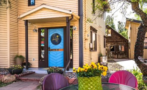 Dandelion Inn, Garfield