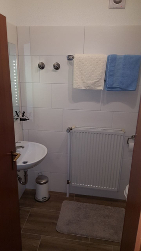 Bathroom 2, Gästehaus Gerhardt, Südliche Weinstraße