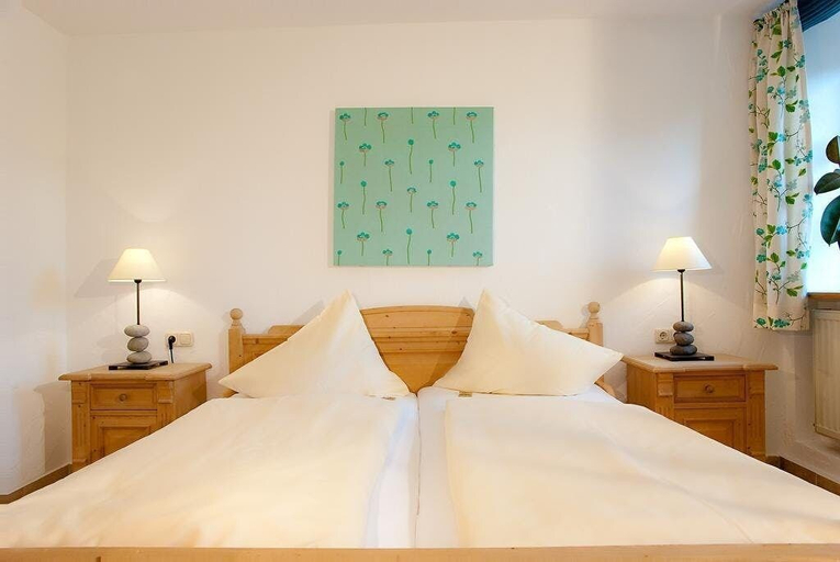 Bedroom 4, Der Tegernseer Hof, Miesbach