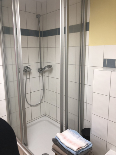 Bathroom 4, Apartment Wittenberg, Wittenberg
