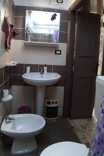 Bathroom 4, L'ombelico del Monte - appartamenti in centro storico, Enna
