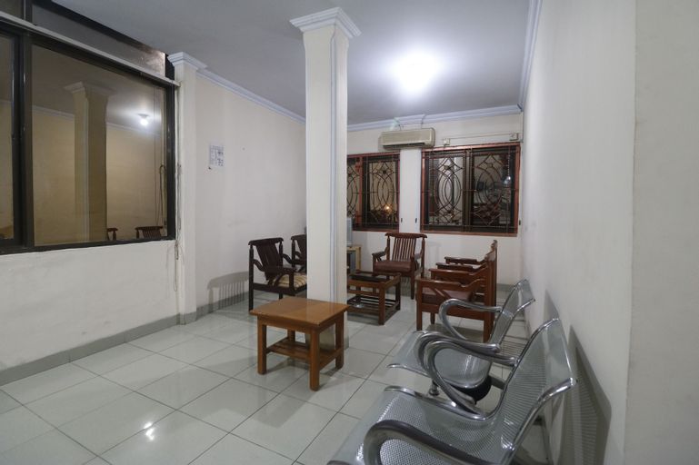 RedDoorz Plus near WTC Batanghari Mall, Jambi