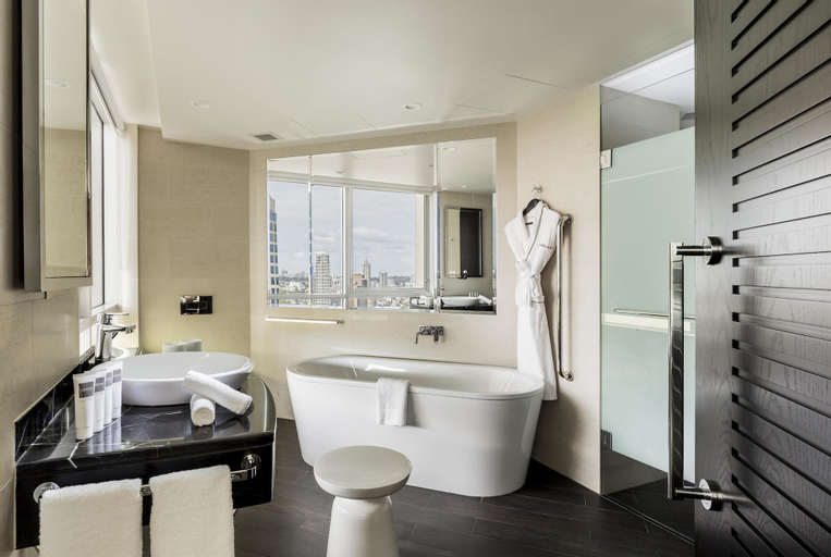 Bathroom 19