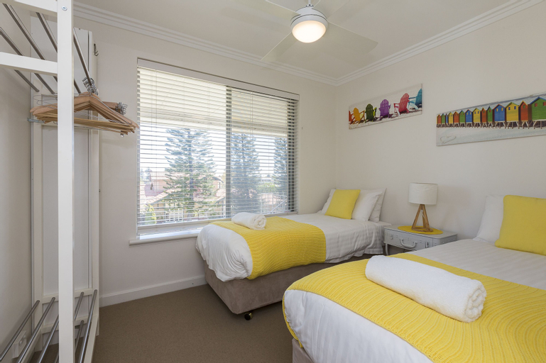 Cottesloe Beach Pines Apartment, Cottesloe