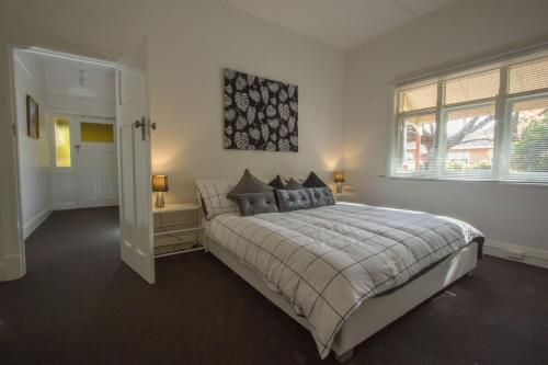 Cowan Street Bungalow, Adelaide