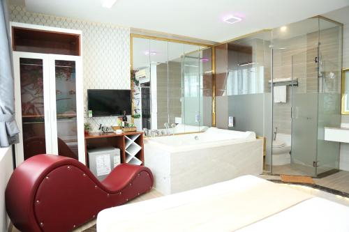 Bathroom, Hong Bao Thach Hotel, Binh Tan