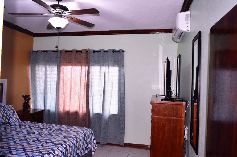 The Embassy Luxury Apt Crystal Towers I,