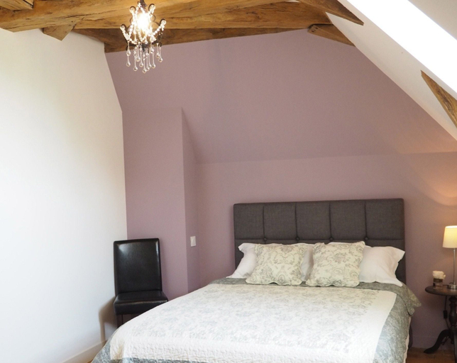 Bedroom 4, Les Grands-Aulnais, Mayenne
