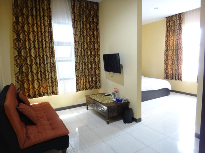 Front One Inn Malang, Malang