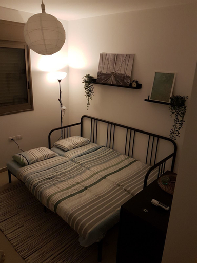 Private Bed and Bathroom in Netanya,